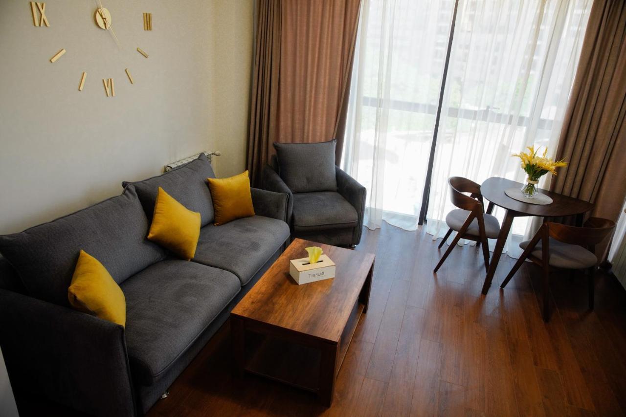 City Center Appartment At Buzand St. Jerevan Buitenkant foto