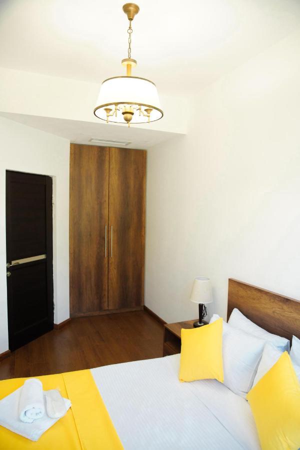 City Center Appartment At Buzand St. Jerevan Buitenkant foto